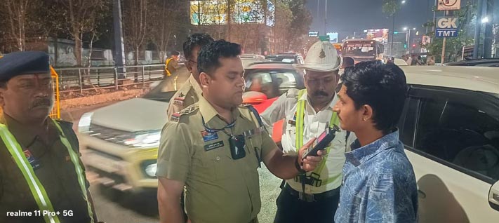 (रायपुर)रायपुर में नशे में ड्राइविंग पर बड़ी कार्रवाई, 154 चालकों पर केस, 15 लाख से ज्यादा जुर्माना संभव