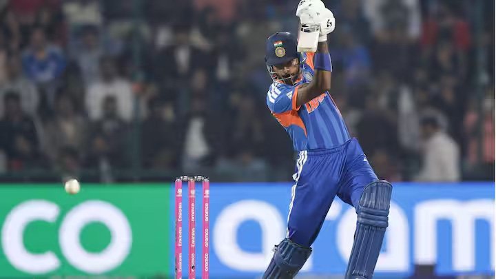 टी-20 विश्व कप 2026: हार्दिक पांड्या ने जिम्बाब्वे के खिलाफ जड़ा पहला अर्धशतक, जानिए आंकड़े