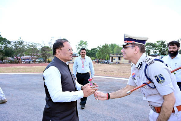 (जशपुर) मुख्यमंत्री साय का जशपुर पुलिस लाइन हेलिपैड में हुआ आत्मीय स्वागत