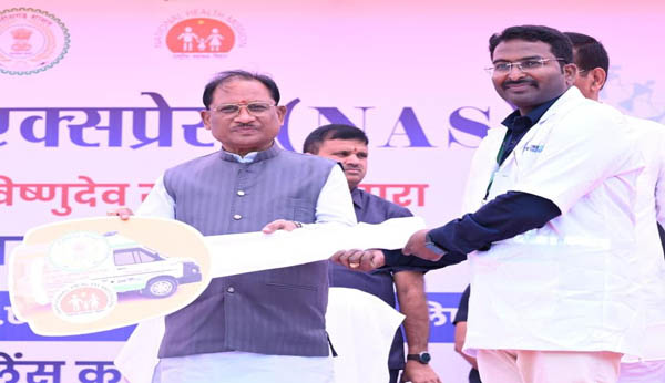 (रायपुर) प्रदेश की लाइफलाइन हुई सशक्त: मुख्यमंत्री साय ने 370 नई एम्बुलेंस को दिखाई हरी झंडी