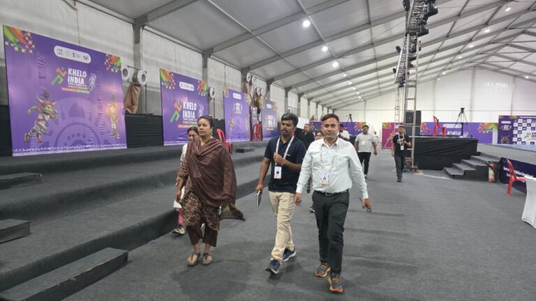 (रायपुर) खेलों इंडिया ट्राइबल गेम्स 2026: संचालक तनुजा सलाम ने अम्बिकापुर में तैयारियों का लिया जायजा