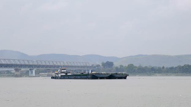 (नई दिल्ली)अंतर्देशीय जलमार्गों के माध्यम से कोलकाता से पांडु तक 1,500 मीट्रिक टन उच्च-मूल्य के माल की ढुलाई