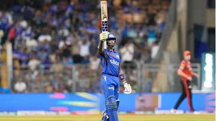 आईपीएल: एक संस्करण में 60+ की औसत और 160+ की स्ट्राइक रेट से 600+ रन