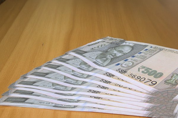 (नई दिल्ली)भारत का राजकोषीय घाटा जनवरी के अंत तक 9.8 लाख करोड़ रुपए रहा