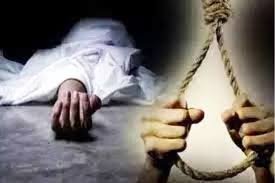 तीन व्यक्तियों ने फांसी लगाकर दी जान