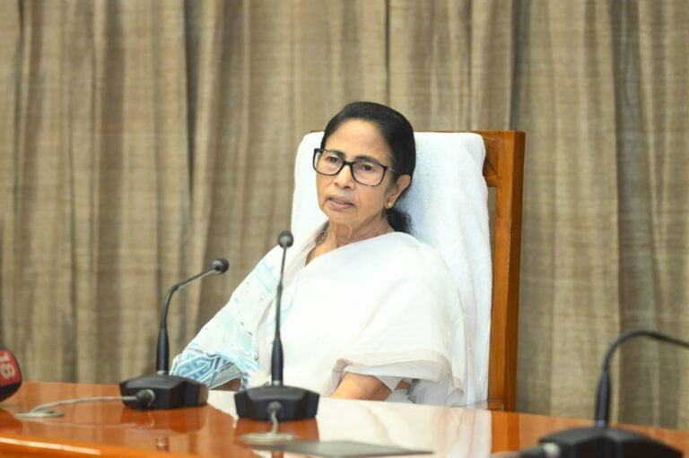 मुख्यमंत्री ममता ने खेला मास्टर स्ट्रोक, सीएम ने डीए के भुकतान की घोषणा के साथ ही पुरोहितों व मुअज्जिनों का अनुदान बढ़ाया