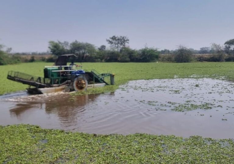 दुर्ग में सफाई अभियान: मशीन से तालाबों पर बड़ा एक्शन, पुलगांव बना मॉडल