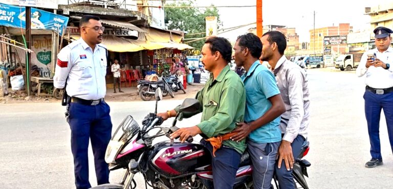 ट्रैफिक नियम तोड़ना पड़ा महंगा, 4 दिन में 76 चालान, 35 हजार जुर्माना