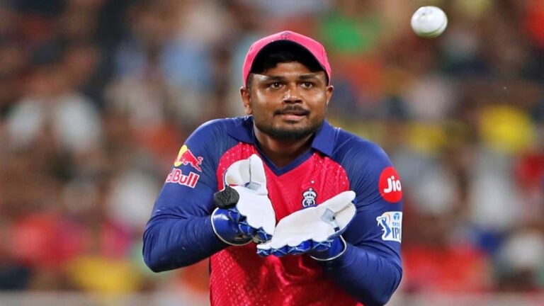 आईपीएल 2026 : सीएसके के लिए सैमसन विकेटकीपिंग करेंगे या धोनी, अश्विन की पोस्ट से मिल रहा संकेत