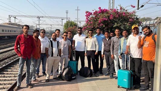 (मनेंद्रगढ़) संसद घेराव कार्यक्रम में भाग लेने एमसीबी के 35 युवा कांग्रेसी दिल्ली रवाना