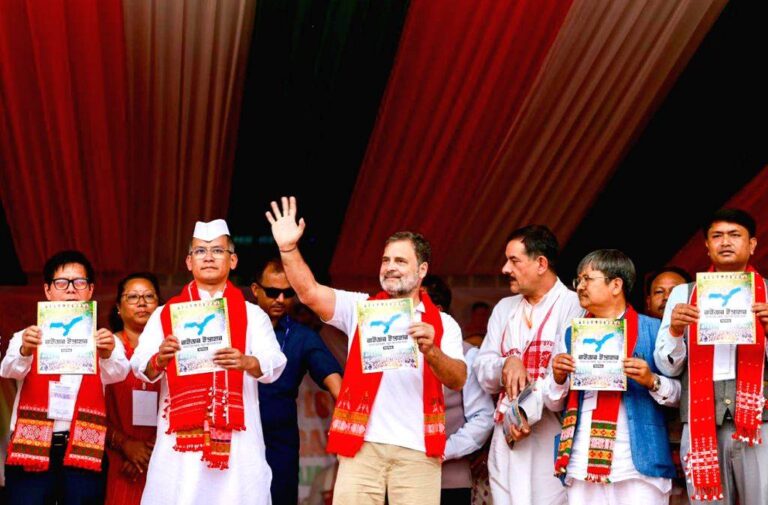 हिमंत ‘सबसे भ्रष्ट मुख्यमंत्रीÓ; मोदी, शाह के साथ मिलकर असम में ‘लैंड एटीएमÓ चला रहे :राहुल गांधी