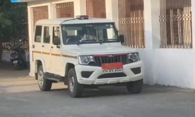 (अंबिकापुर) डीएसपी की सरकारी गाड़ी चोरी, गांजा तस्करों को पकडऩे के दौरान हो गया गजब का खेला
