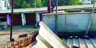 (कोरबा) स्काई मेन्स वियर का छप्पर तोड़कर नगदी समेत हजारों का सामान पार