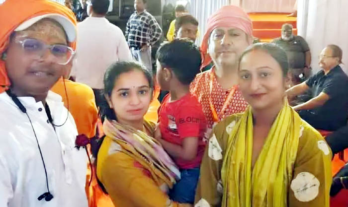(कोरबा) हनुमंत कथा स्थल पर मिले 3 लाख के सोने का चेन, प्रीति मिश्रा, रेणु गुप्ता ने लौटाकर पेश की ईमानदारी की मिसाल