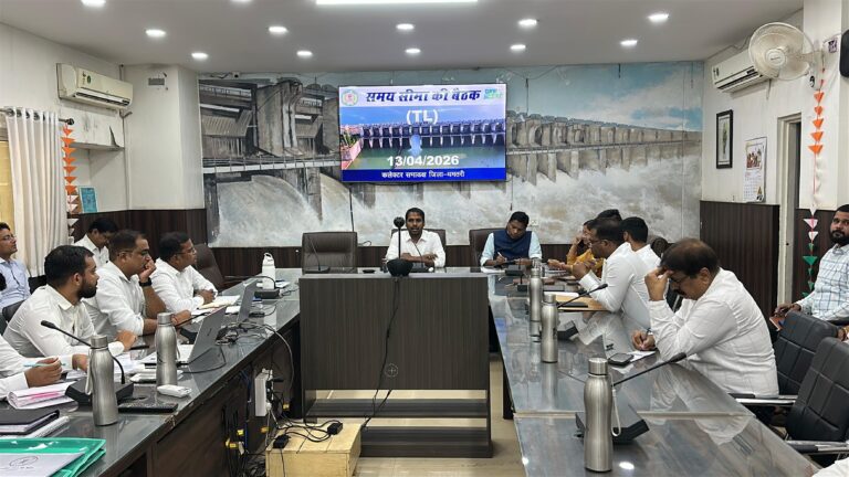 (धमतरी)समय-सीमा बैठक में कलेक्टर के सख्त निर्देश : योजनाओं का गुणवत्तापूर्ण एवं समयबद्ध क्रियान्वयन सुनिश्चित करें