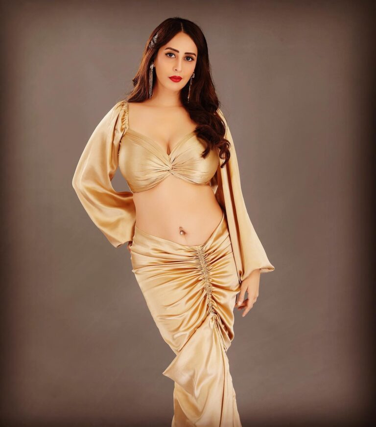 चाहत खन्ना ने चुनी आत्म-जागरूकता की राह