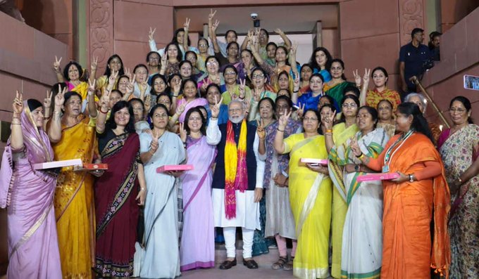 (नई दिल्ली)प्रधानमंत्री श्री नरेन्द्र मोदी ने कहा कि विधायी संस्थाओं में महिलाओं के लिए आरक्षण समय की मांग है