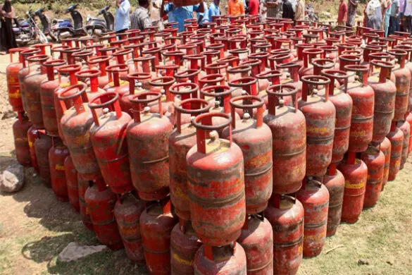 देश में LPG की कोई कमी नहीं, पेट्रोलियम मंत्रालय ने जारी किए चौंकाने वाले आंकड़े, एक दिन में बंटे इतने लाख सिलेंडर