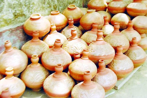 (कोरबा) बढ़ती संसाधन के चलते देसी फ्रिज सुराही की पूछपरख हुई कम