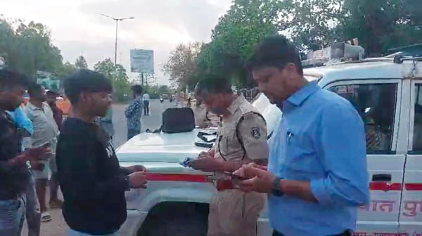 (बलरामपुर) सड़क सुरक्षा को लेकर सख्ती, बलरामपुर में 26 वाहन चालकों पर कार्रवाई