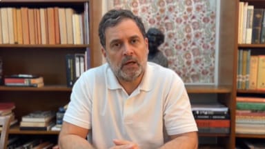 (नई दिल्ली)डेटा संप्रभुता को लेकर सरकार की चुप्पी पर राहुल गांधी का वार, कहा- भारत को अंधेरे में रखा जा रहा*