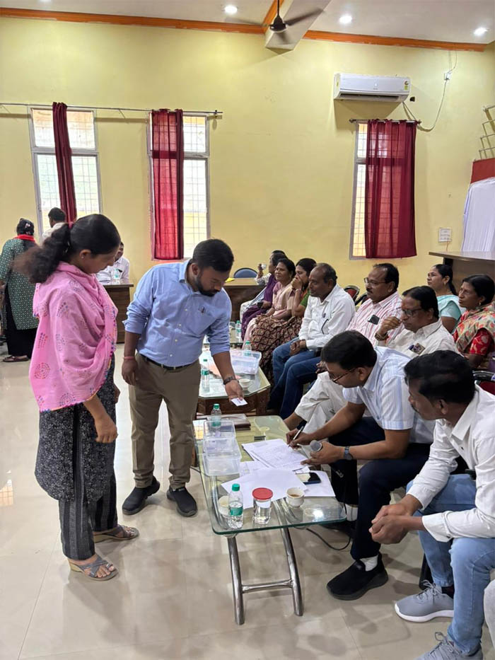 (जगदलपुर) 43 हितग्राहियों को लॉटरी से आवास आबंटित, ऋण मेला भी लगाया