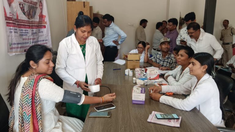 (कोण्डागांव)स्वस्थ बस्तर अभियान के तहत एसडीएम कार्यालय में हुआ स्वास्थ्य परीक्षण