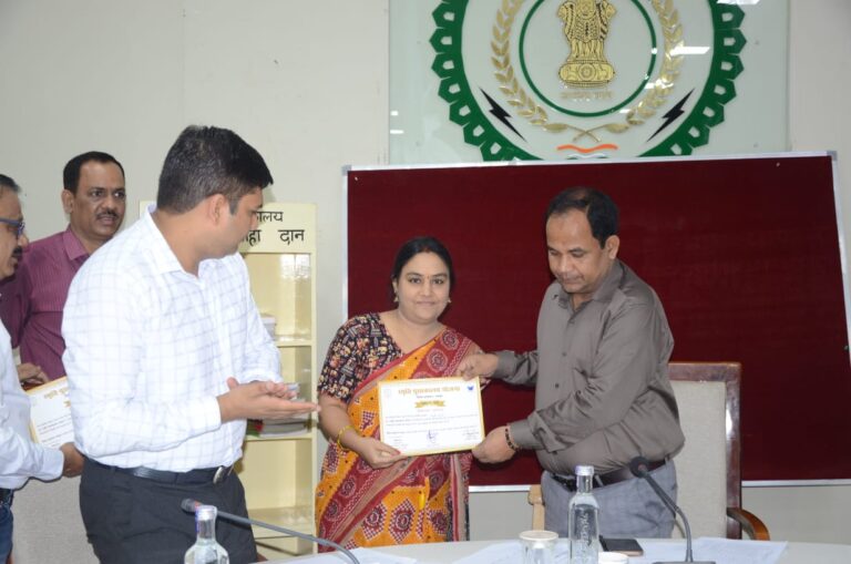 (रायपुर)युवाओं के सपनों को पंख दे रही स्मृति पुस्तकालय योजना, लोगों का मिल रहा भरपूर सहयोग