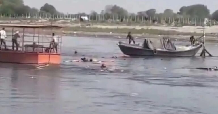 मथुरा नाव हादसे के बाद 3 और शव बरामद, 15 हुई मृतकों की संख्या