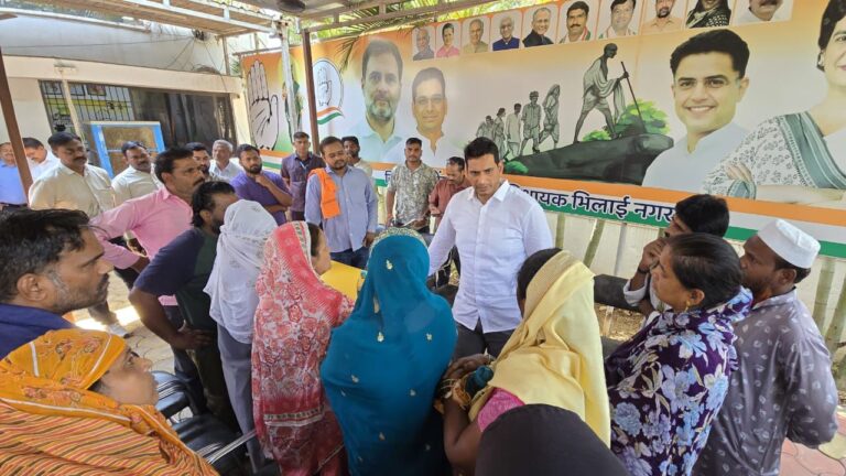 “गंदे पानी से परेशान जनता, सीधे कलेक्टर को फोन… विधायक देवेंद्र यादव ने मौके पर ही दिलाया एक्शन का भरोसा”