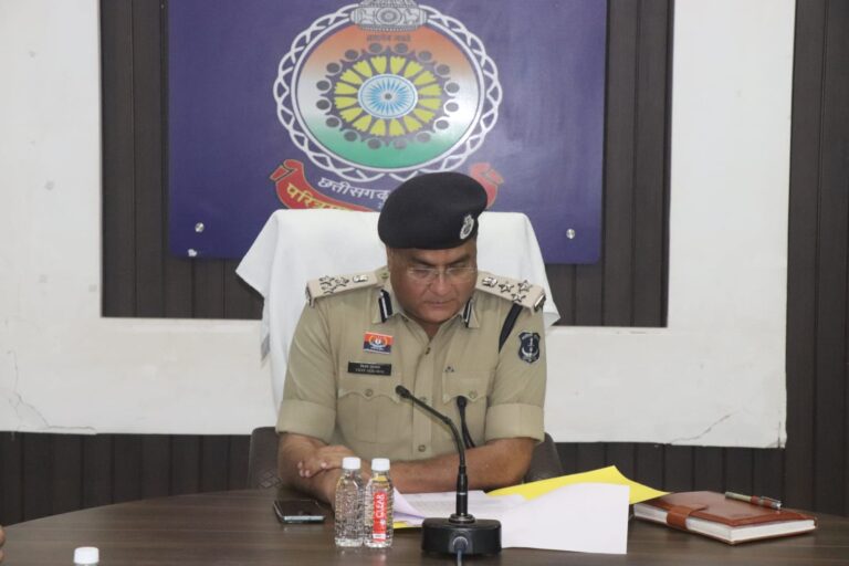 “अब सड़क पर लापरवाही पड़ेगी भारी! दुर्ग में ट्रैफिक नियम तोड़ने वालों पर सख्ती का अलर्ट, हेलमेट-ड्रिंक एंड ड्राइव पर सीधा एक्शन”