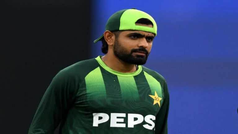 किंग कोहली से तुलना पर भड़के बाबर आजम, बोली ये बड़ी बात