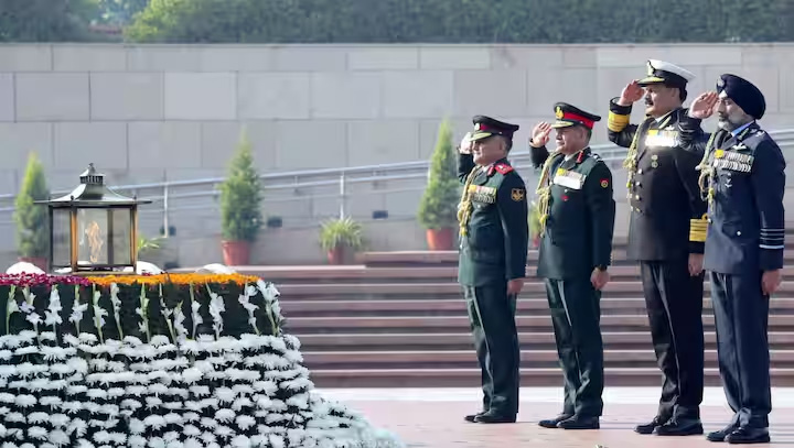 सीडीएस जनरल अनिल चौहान बोले-ऑपरेशन तिरंगा से एक होंगी सेना की तीनों शाखाएं