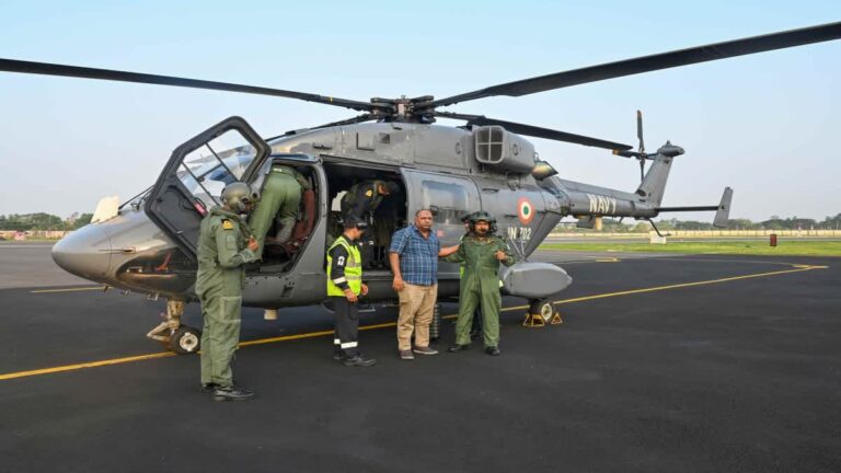 शख्स को गहरे समुद्र में तेल खोजने वाले रिग पर आया हार्ट अटैक, देवदूत बन पहुंची इंडियन नेवी