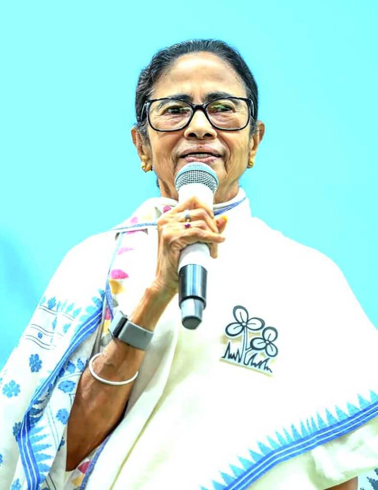 प्रधानमंत्री को इस्तीफा दे देना चाहिए