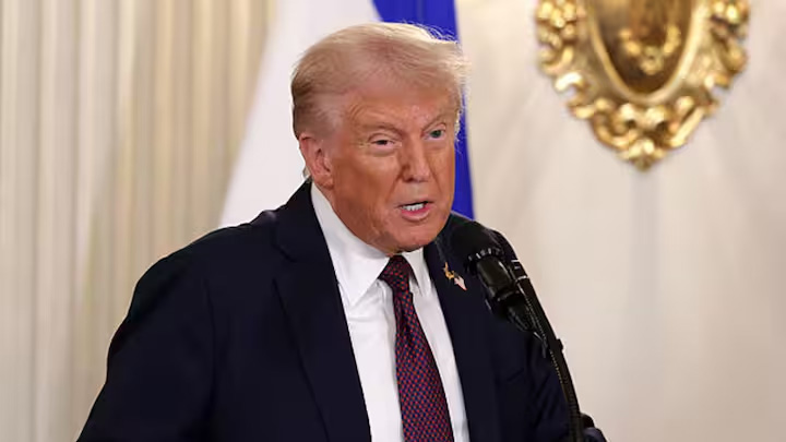 ईरान के खिलाफ समुद्री नाकेबंदी लगाने पर विचार कर रहे डोनाल्ड ट्रंप