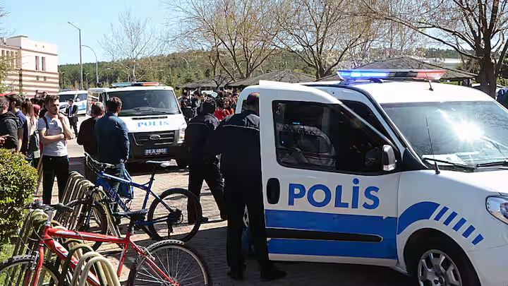 तुर्की में लगातार दूसरे दिन एक और स्कूल में गोलीबारी; 4 लोगों की मौत, 20 घायल