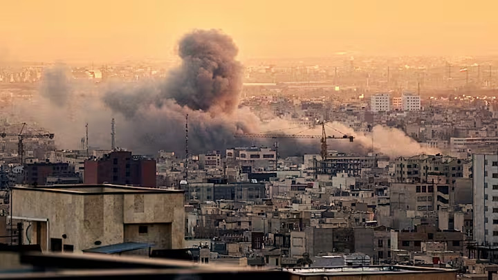 ईरान के अल्बोर्ज प्रांत पर अमेरिकी-इजराइली हमलों में 18 लोग मारे गए, 24 घायल