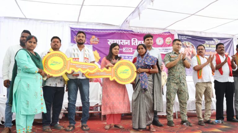 (बीजापुर) समाधान शिविर में पुनर्वासित युवाओं और ग्रामीणों को मिला योजनाओं का लाभ