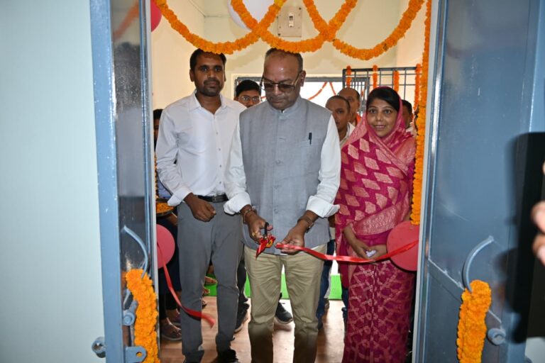 (धमतरी) भखारा के युवाओं को मिली स्मार्ट लाइब्रेरी की सौगात, विधायक अजय चंद्राकर ने किया शुभारंभ