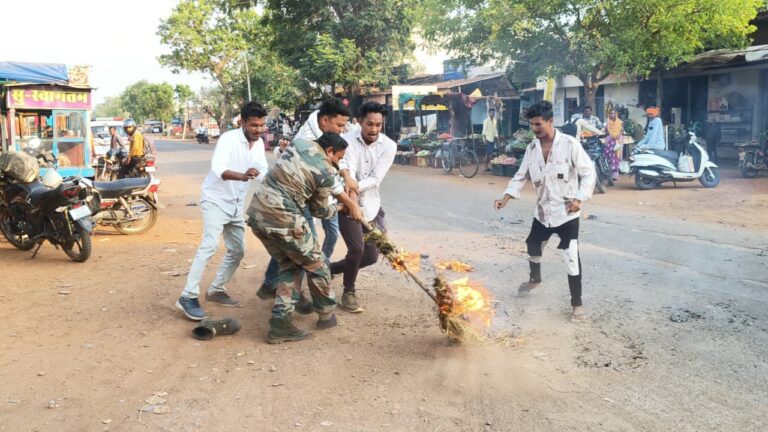 (धमतरी) नीट परीक्षा में हुई धांधली के विरोध में जिलेभर में फूटा छात्र आक्रोश