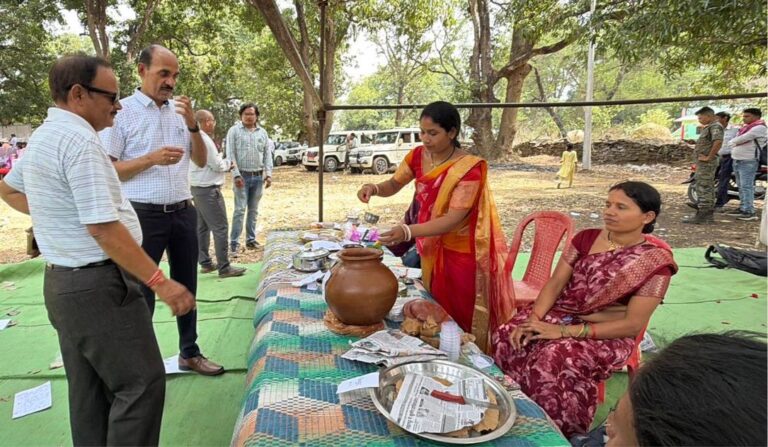 (रायपुर) सुशासन तिहार में बस्तर के पारंपरिक स्वाद की धूम