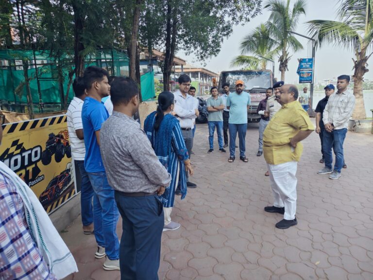 (रायपुर) विधायक मिश्रा मरीन ड्राइव पहुँचे, भारी गन्दगी फैला रहे देवार डेरा के लोगों को व्यवस्थापन के साथ शीघ्र हटाने के दिए निर्देश