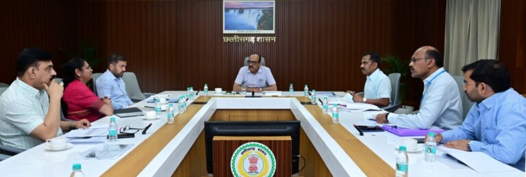 (रायपुर)सड़क दुर्घटनाएं नहीं हों, इसके लिए हर जरूरी कदम उठाएं : मुख्य सचिव विकासशील