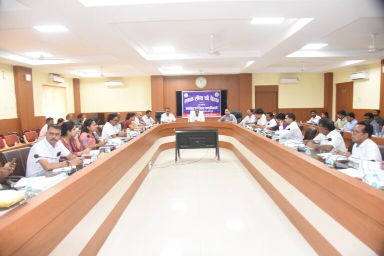 (अंबिकापुर)कलेक्टर वसंत के निर्देश पर वन अधिकार पत्रों का शत-प्रतिशत नामांतरण पूर्ण