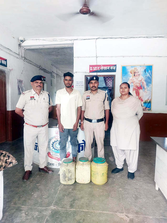 (बिलासपुर) प्रहार अभियान का बड़ा वार, 45 लीटर महुआ शराब संग आरोपी चढ़ा पुलिस के हत्थे
