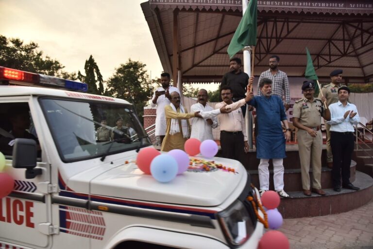 (जगदलपुर)बस्तर में सुरक्षा को मिली तकनीकी मजबूती, अत्याधुनिक डायल 112 और फॉरेंसिक मोबाइल वैन को हरी झंडी पहले यह सुविधा 16 जिलों में थी अब पूरे 33 जिलों में।