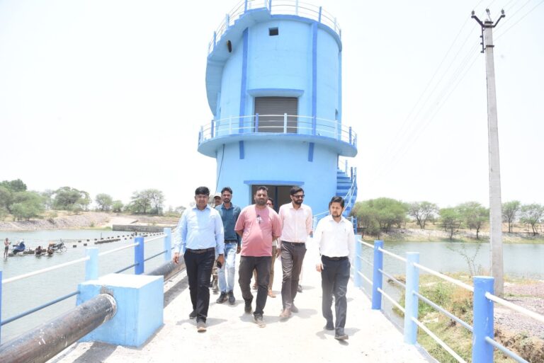 (दुर्ग)जल जीवन मिशन अंतर्गत सामूहिक जल प्रदाय योजना के कार्यों का कलेक्टर ने किया निरीक्षण