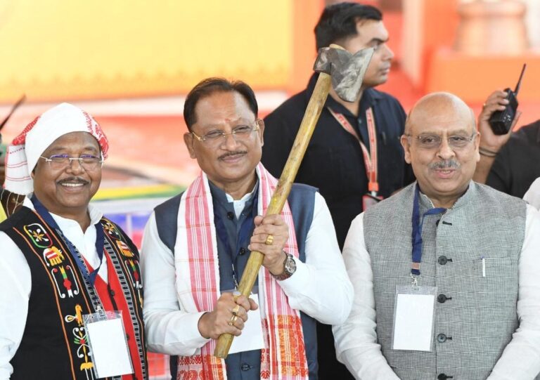 (नई दिल्ली)लाल किला मैदान से गूंजा जनजातीय गौरव का स्वर राष्ट्रीय जनजाति सांस्कृतिक समागम में मुख्यमंत्री विष्णुदेव साय बोले