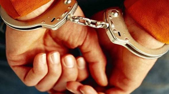 डीआरआई (DRI) ने पटना में कोडीन आधारित कफ सिरप की 7500 बोतलें जब्त कीं; दो गिरफ्तार